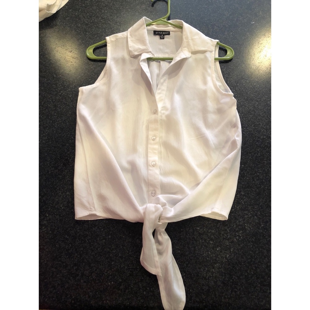 NEVER WORN Button up tank